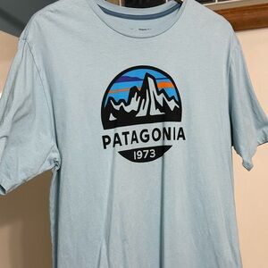 Men’s Patagonia short sleeve tee size medium